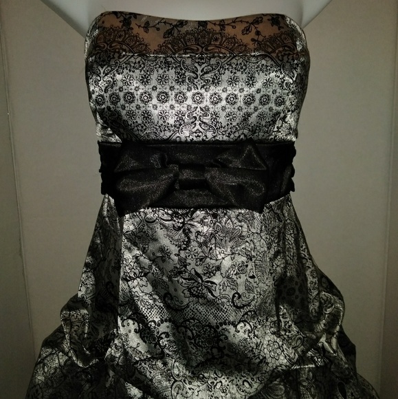 Ruby Rox strapless pickup skirt … - Picture 3 of 6